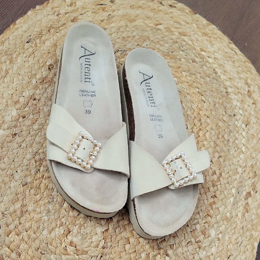 Autenti Cream Leather Slide Mules with Pearl Buckle